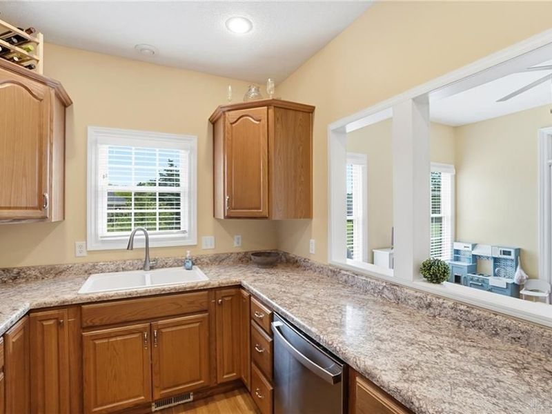 582 Storm Court, Tipp City, OH 45371 Photo 14