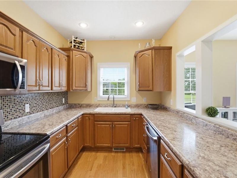 582 Storm Court, Tipp City, OH 45371 Photo 15