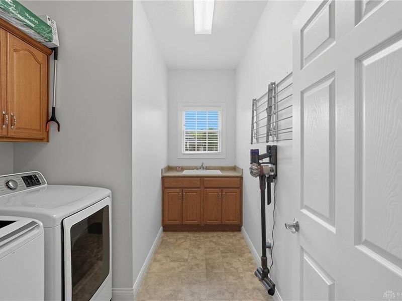 582 Storm Court, Tipp City, OH 45371 Photo 18