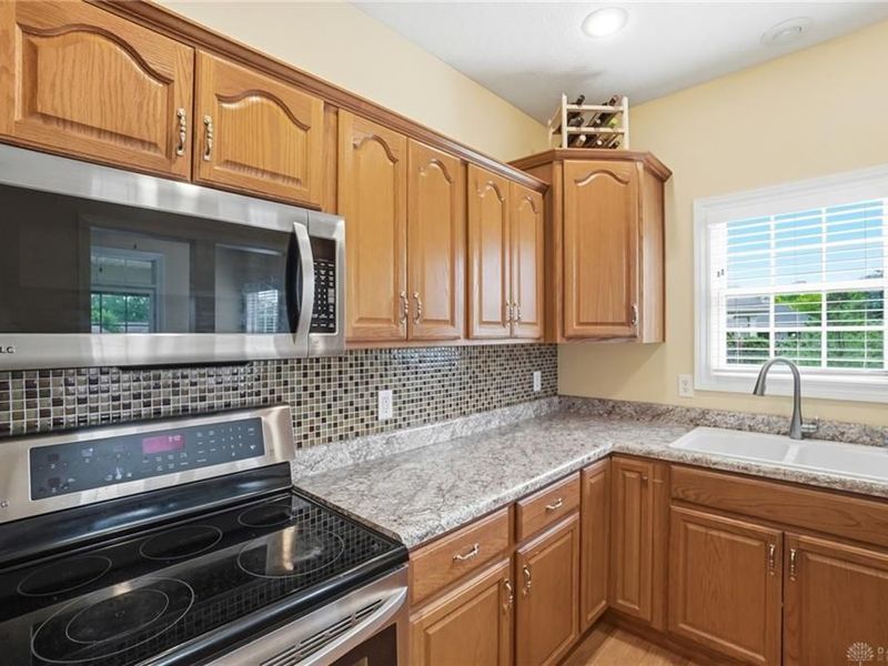 582 Storm Court, Tipp City, OH 45371 Photo 20