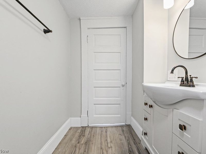 260 W Washington Street, Alliance, OH 44601 Photo 18