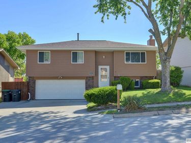 5911 S 137 Street , Omaha, NE 68137