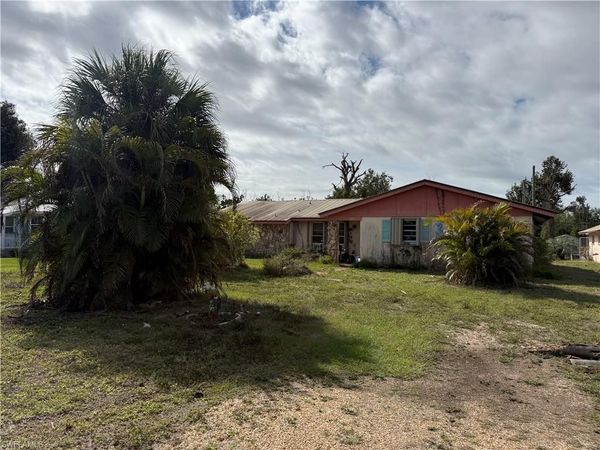 3677 Tangerine DR , ST. JAMES CITY, FL 33956