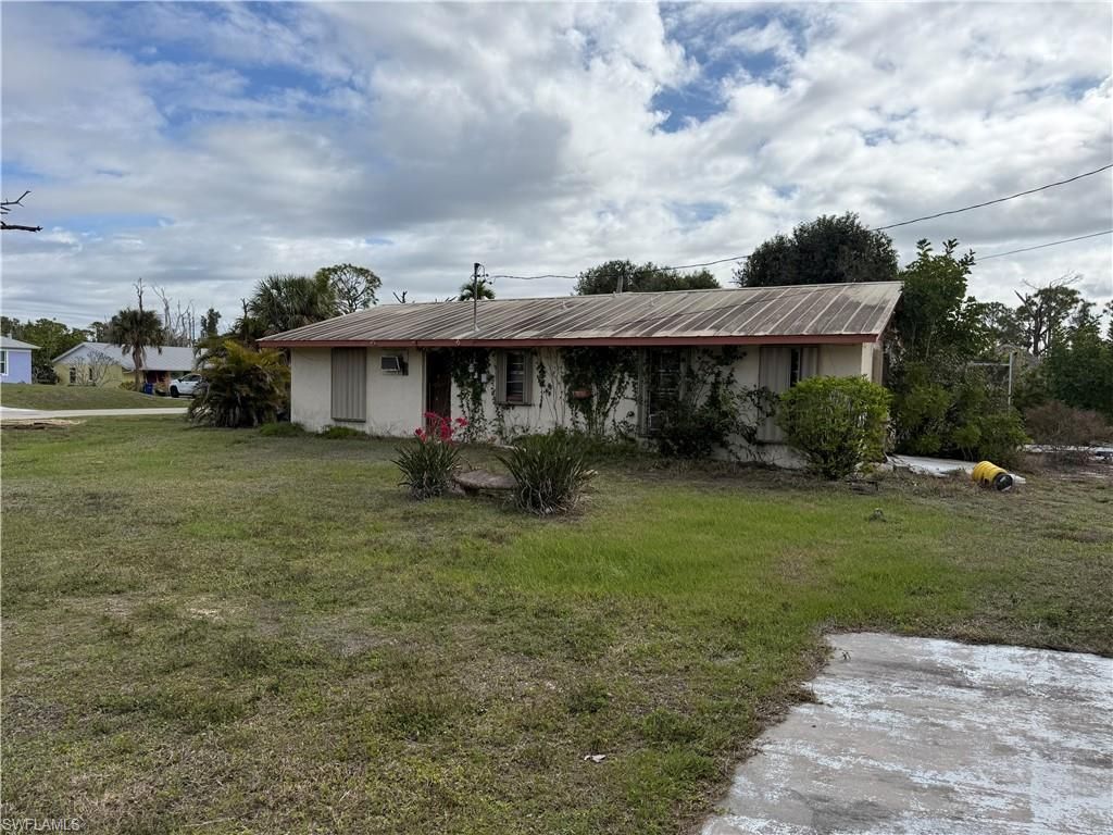 3677 Tangerine Dr, Saint James City, FL 33956 Photo