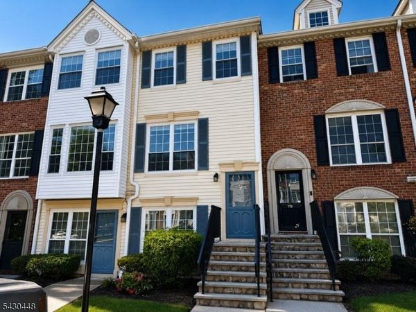 774 Sassafras Ct, Mahwah, NJ 07430