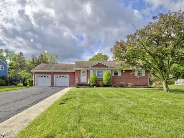 55 New Amwell Rd, Hillsborough, NJ 08844