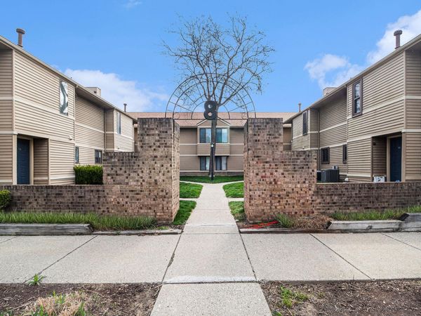 225 Briarcrest, Unit 204, Ann Arbor, MI 48104