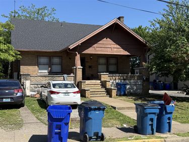 1319 College Street , Bowling Green, KY 42101