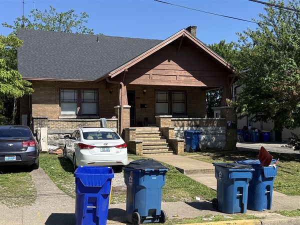 1319 College Street , Bowling Green, KY 42101