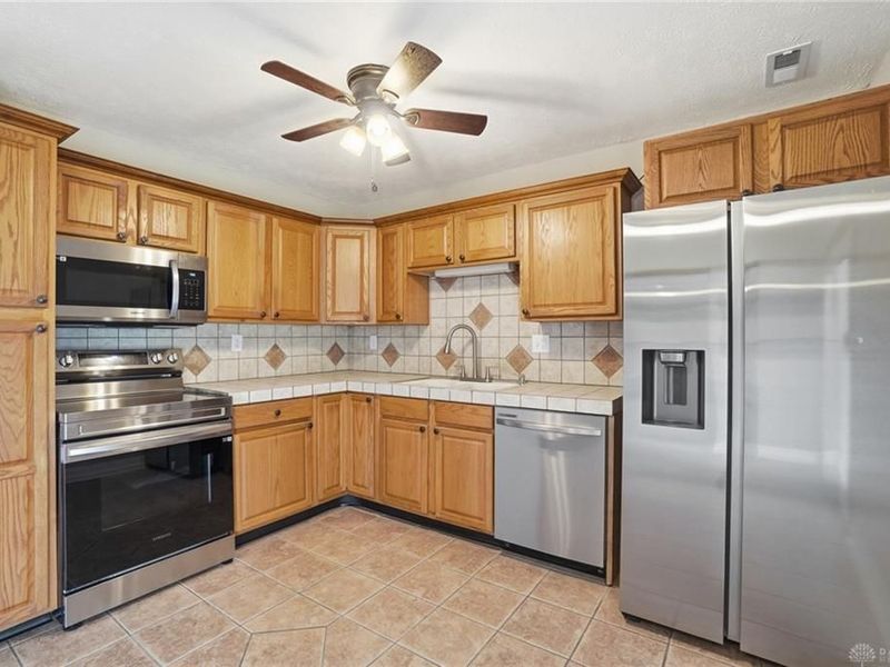 664 Nevada Drive, Xenia, OH 45385 Photo 10