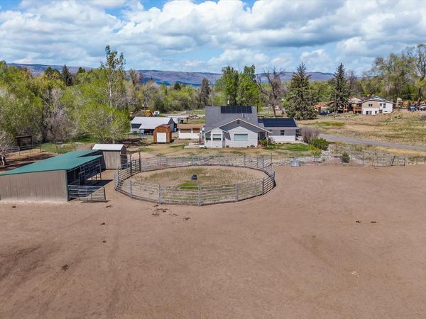 21935 Oatman Road, Eckert, CO 81418