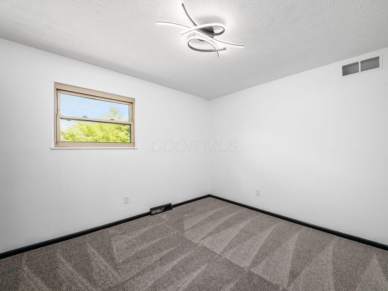 5480 Cedarbush Road , Columbus, OH 43229 Photo 40