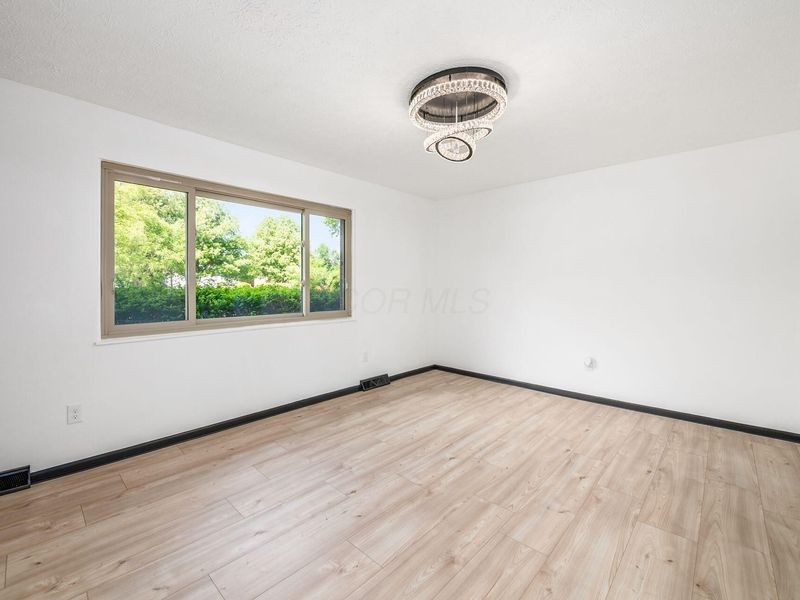 5480 Cedarbush Road , Columbus, OH 43229 Photo 8