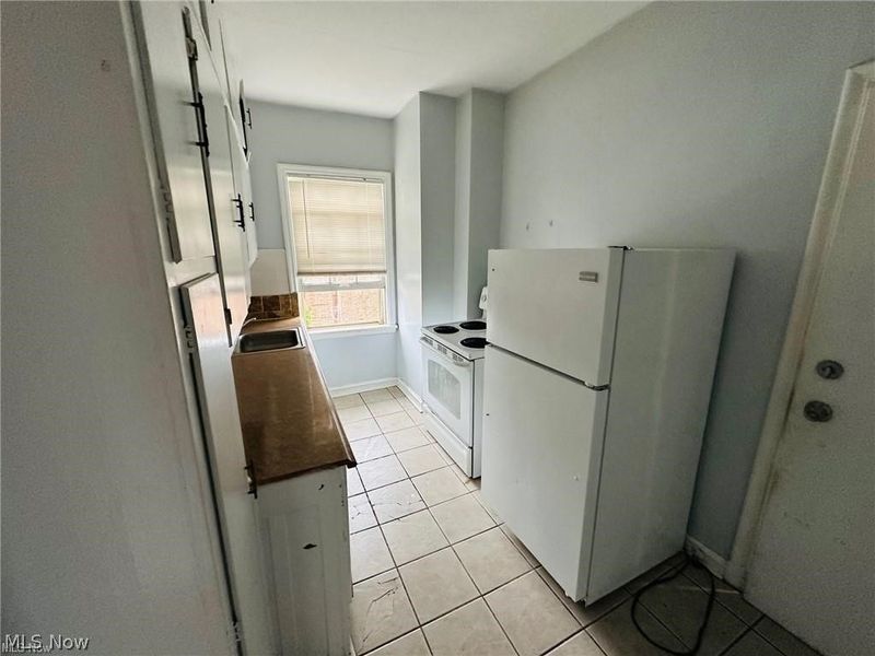 15610 Van Aken Boulevard, Unit 4, Shaker Heights, OH 44120 Photo 3