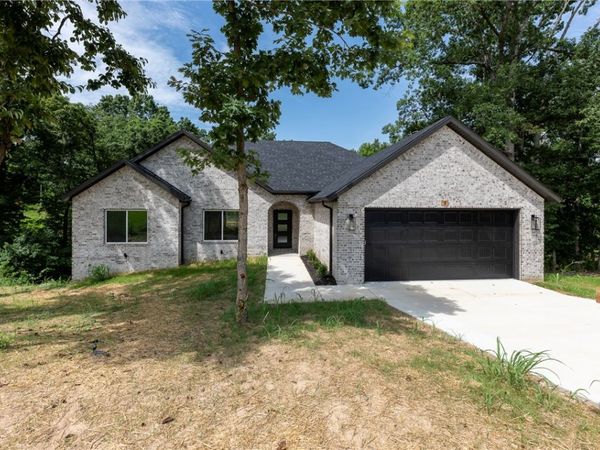 5 Florence Circle, Bella Vista, AR 72715