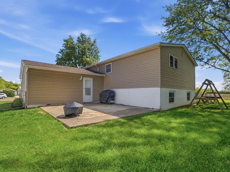 436 Hathaway Court, West Jefferson, OH 43162 Photo 2