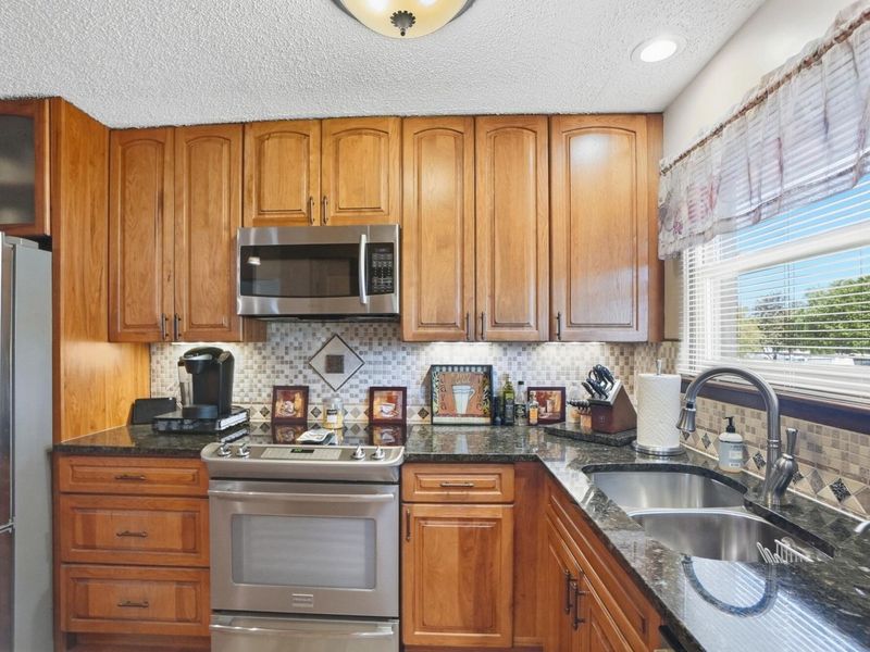436 Hathaway Court, West Jefferson, OH 43162 Photo 6
