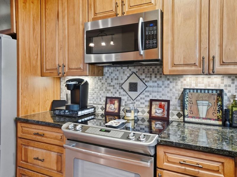 436 Hathaway Court, West Jefferson, OH 43162 Photo 7