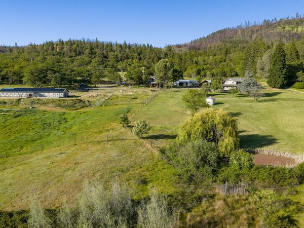 2444 Gardner Road, Eagle Point, OR 97524