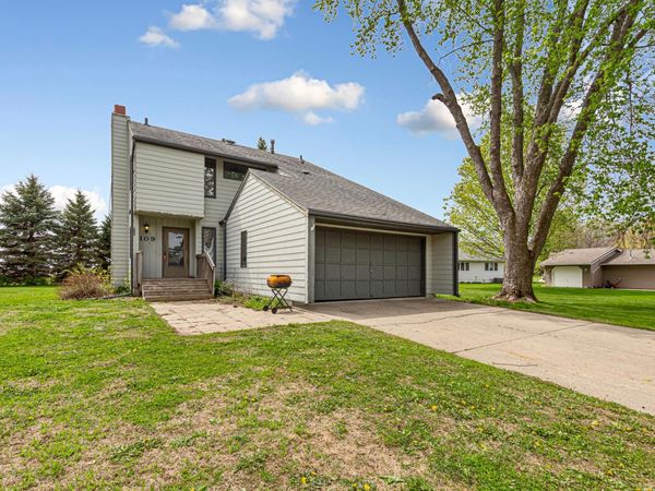 109 Windsor Court E, Le Sueur, MN 56058