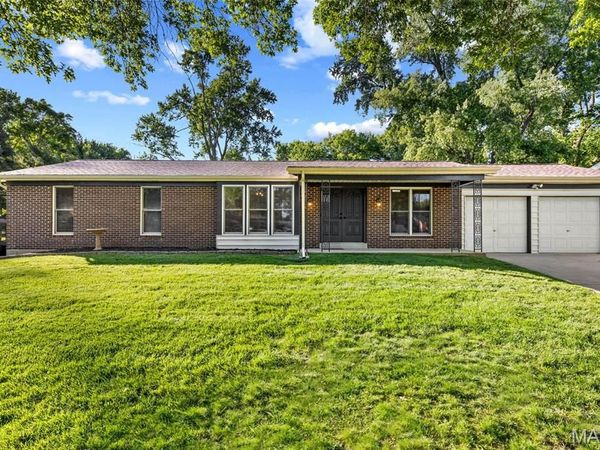 13241 Delft Drive , St Louis, MO 63146