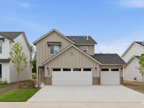 6534 W Plateau Creek Dr, Meridian, ID 83646