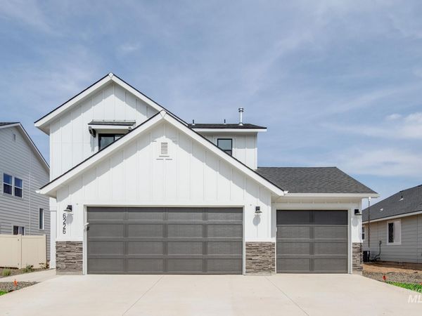 6534 W Plateau Creek Dr, Meridian, ID 83646