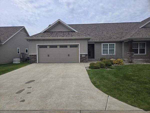 56406 Terra Vista Boulevard, Unit 12, Mattawan, MI 49071