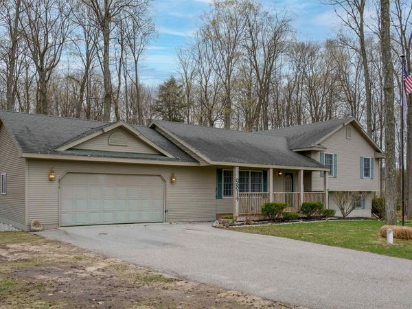 9814 Bobbys Trail, Traverse City, MI 49684