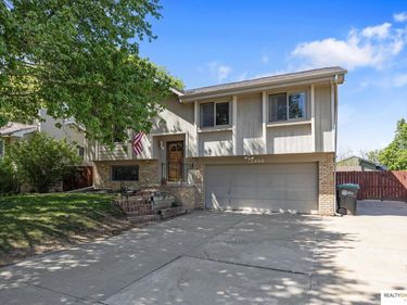 12668 Crown Point Avenue , Omaha, NE 68164