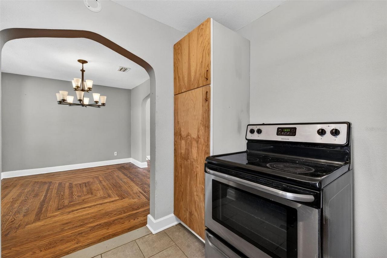 4925 2nd Avenue S, Saint Petersburg, FL 33707 Photo