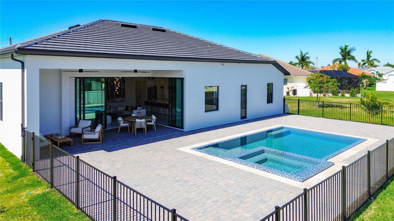 2527 Gleason Parkway, Cape Coral, FL 33914 Photo