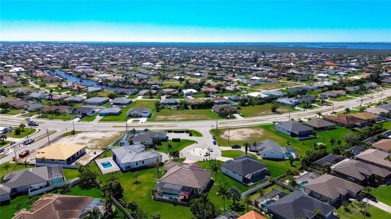 2527 Gleason Parkway, Cape Coral, FL 33914 Photo