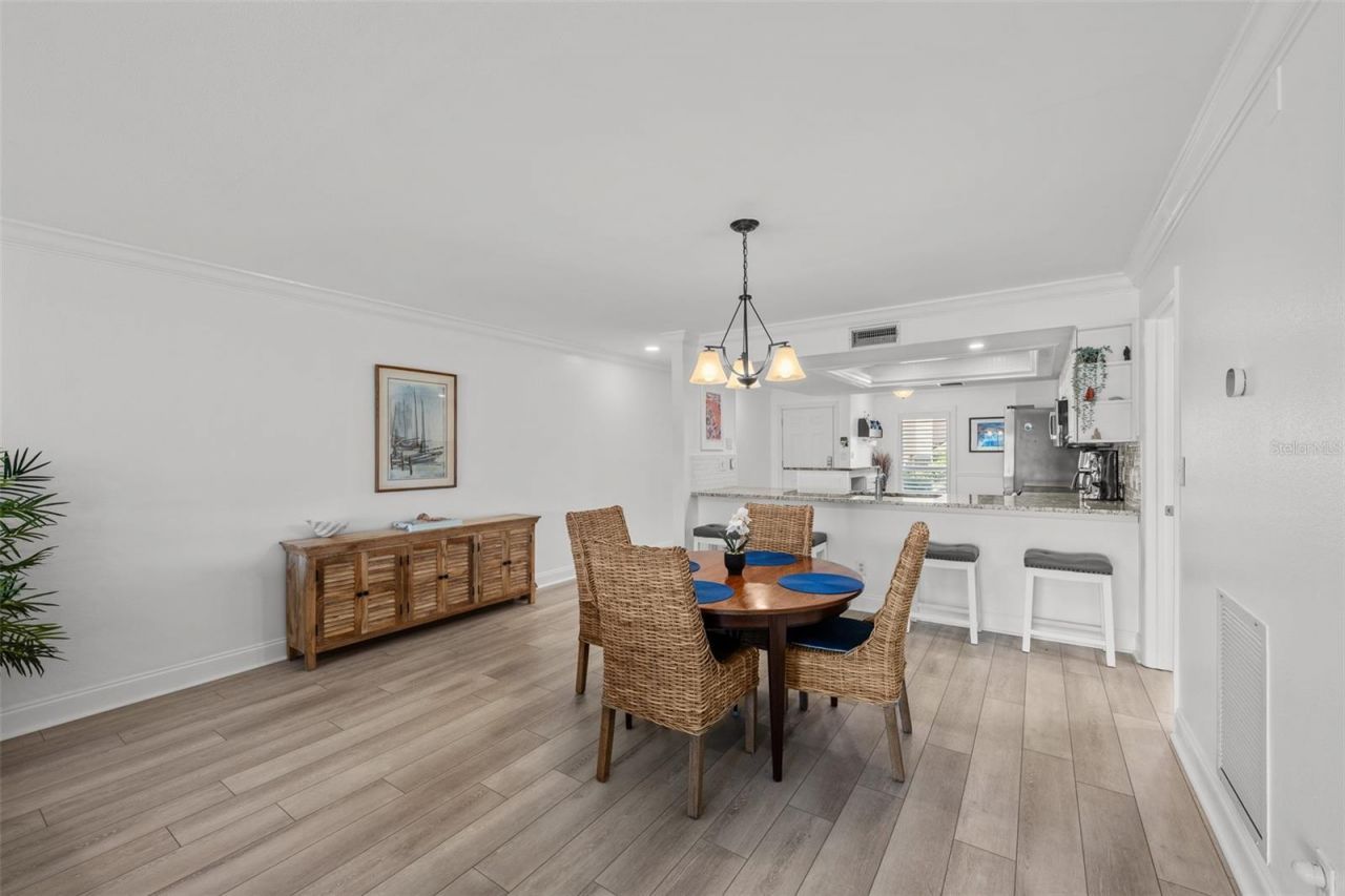 4740 Brittany Drive S, Unit 31, Saint Petersburg, FL 33715 Photo