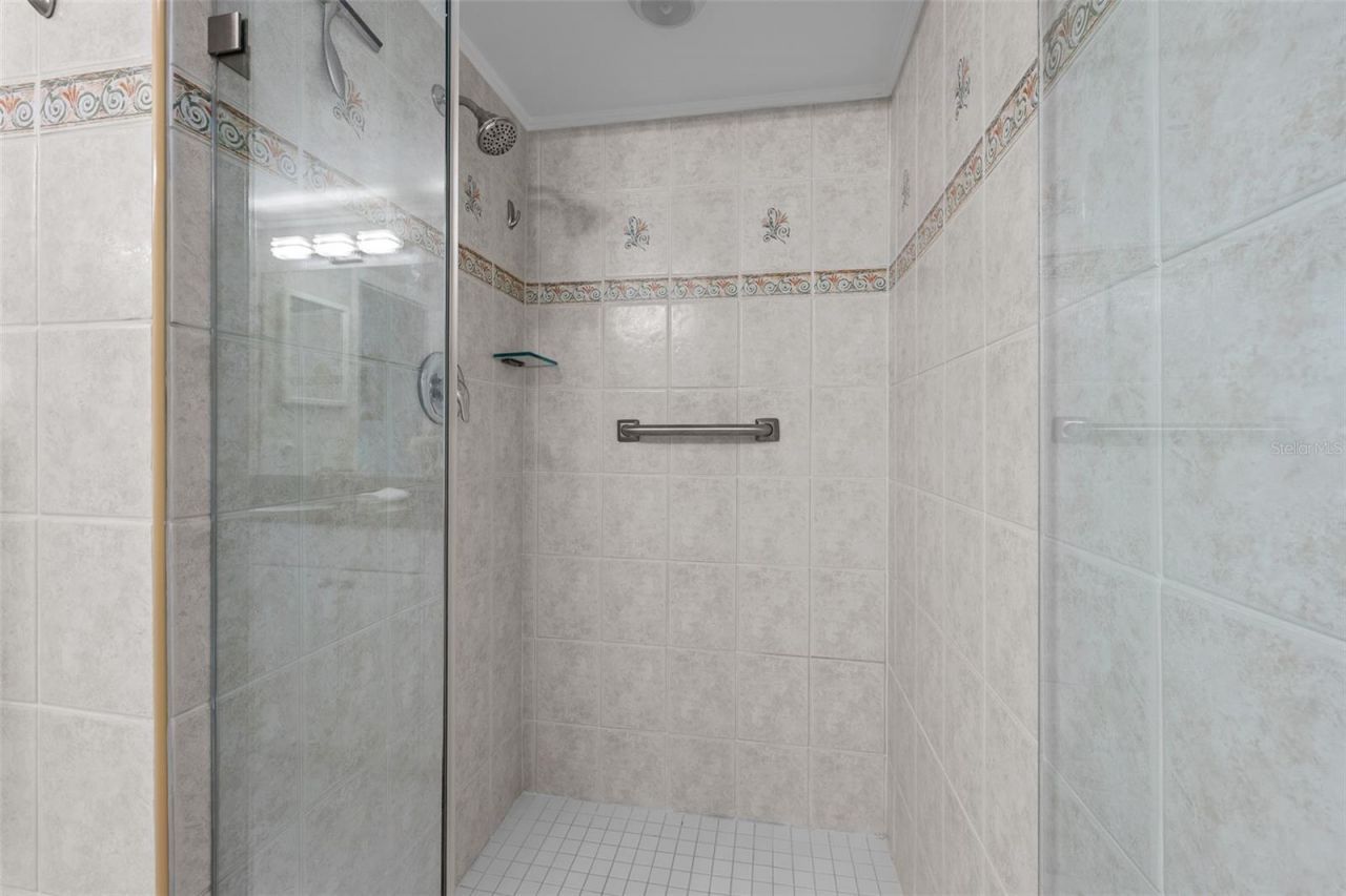 4740 Brittany Drive S, Unit 31, Saint Petersburg, FL 33715 Photo