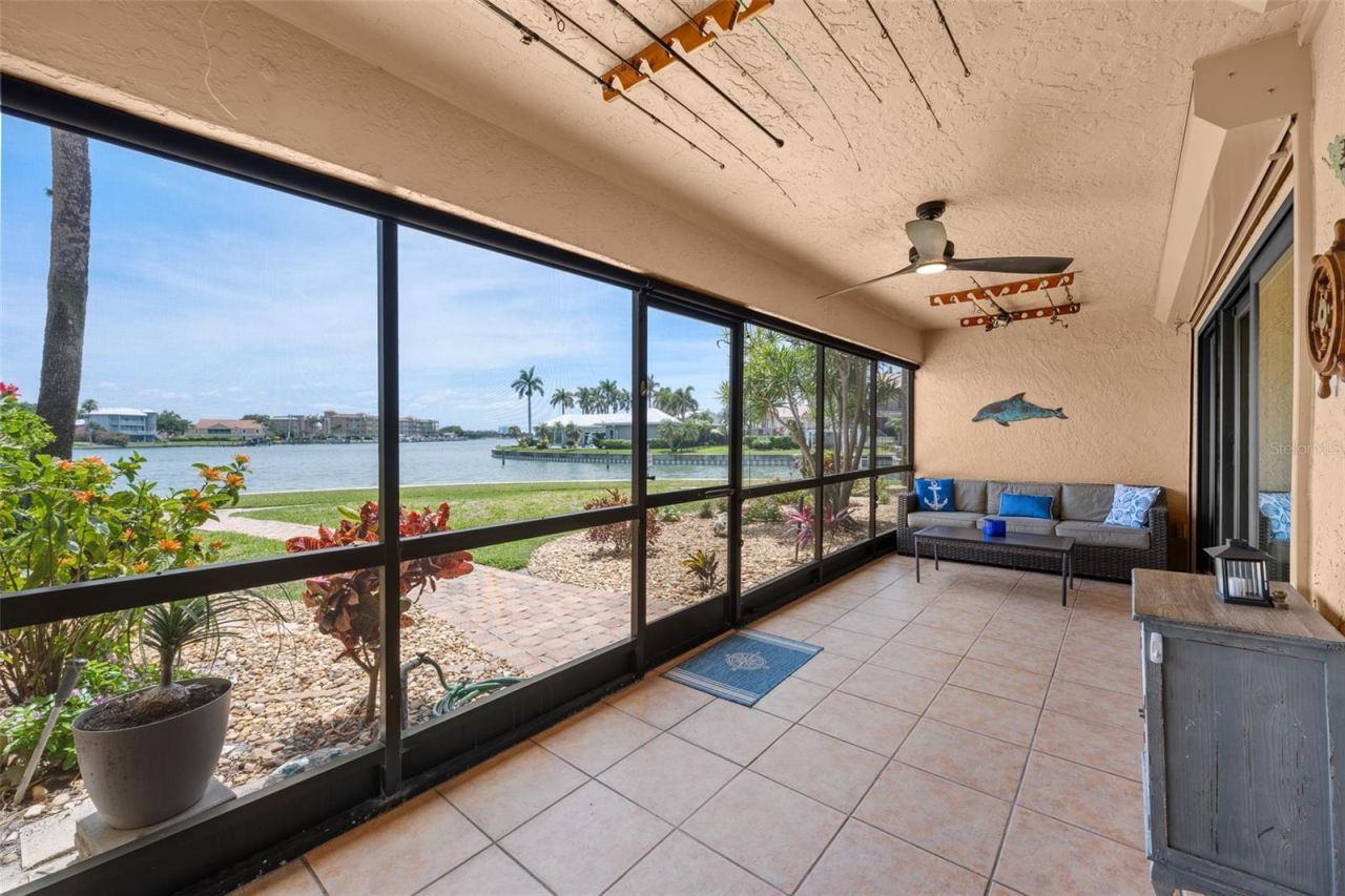 4740 Brittany Drive S, Unit 31, Saint Petersburg, FL 33715 Photo
