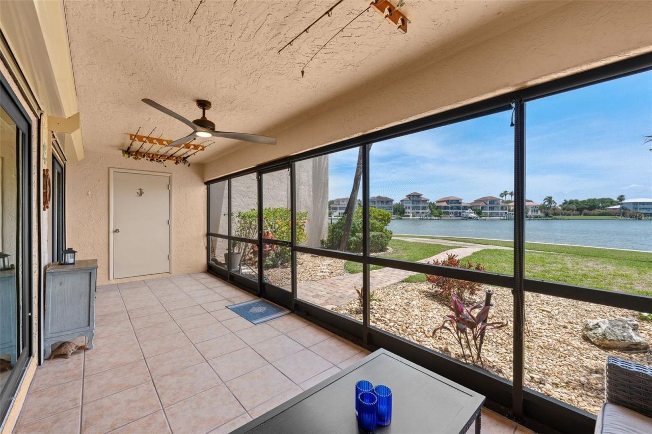 4740 Brittany Drive S, Unit 31, Saint Petersburg, FL 33715 Photo
