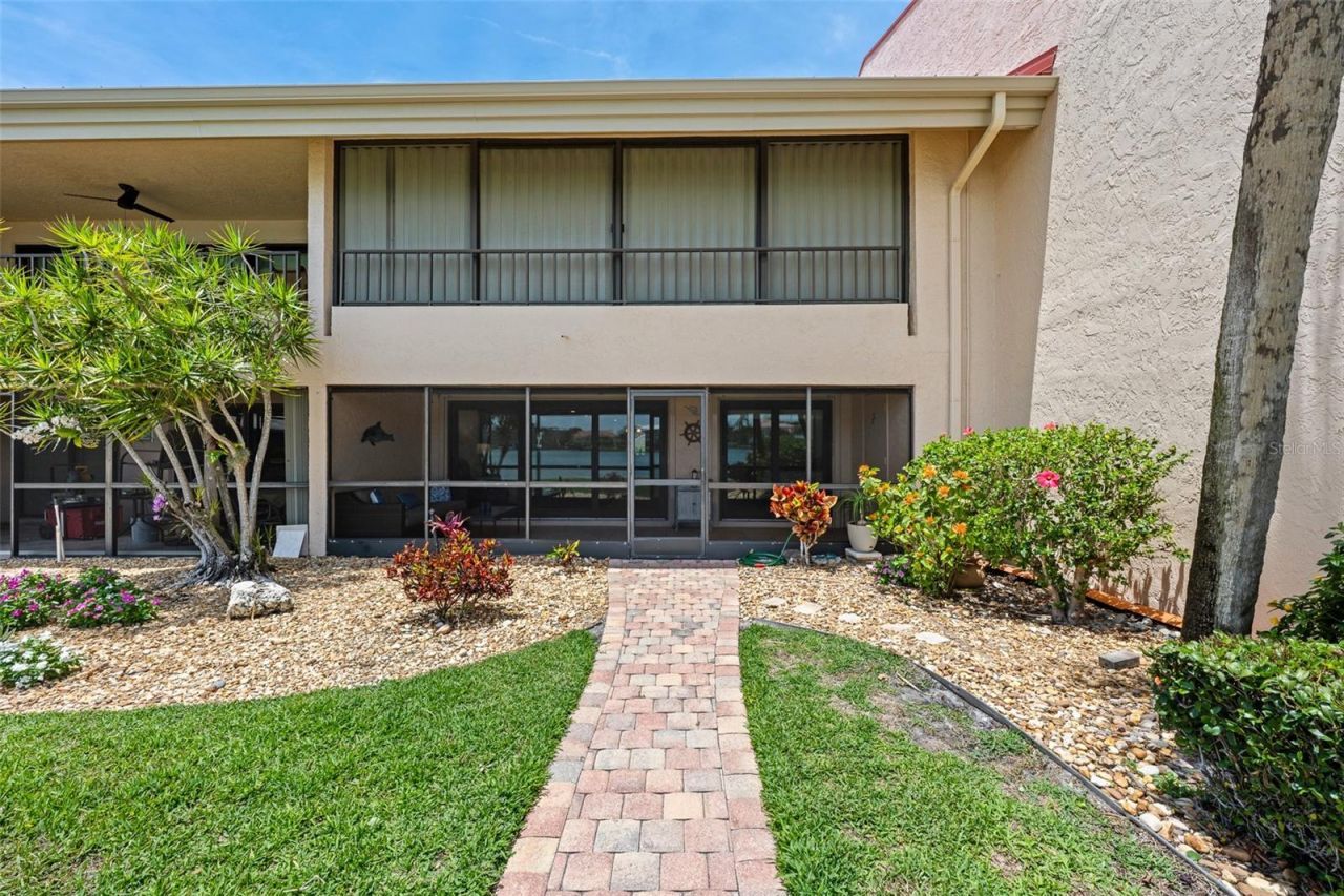 4740 Brittany Drive S, Unit 31, Saint Petersburg, FL 33715 Photo