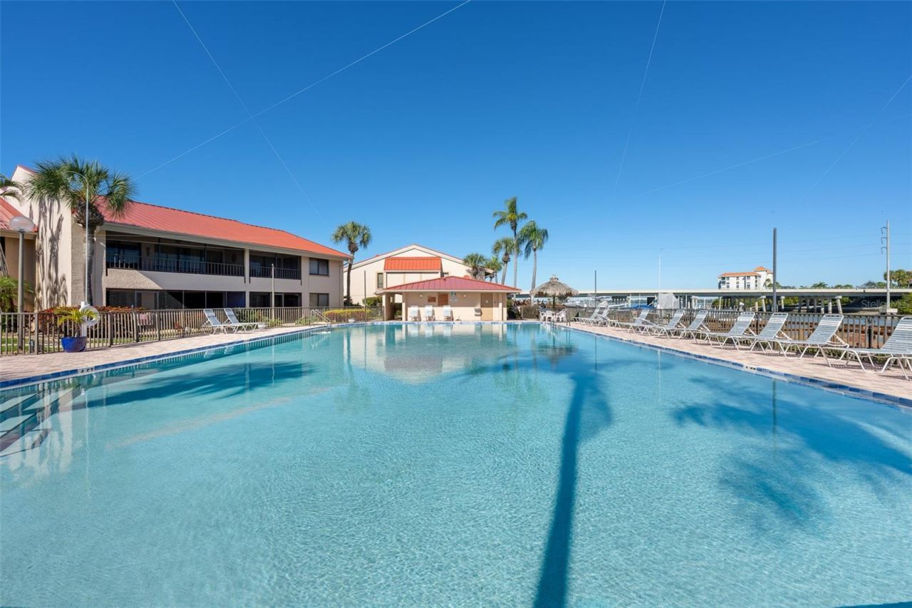 4740 Brittany Drive S, Unit 31, Saint Petersburg, FL 33715 Photo