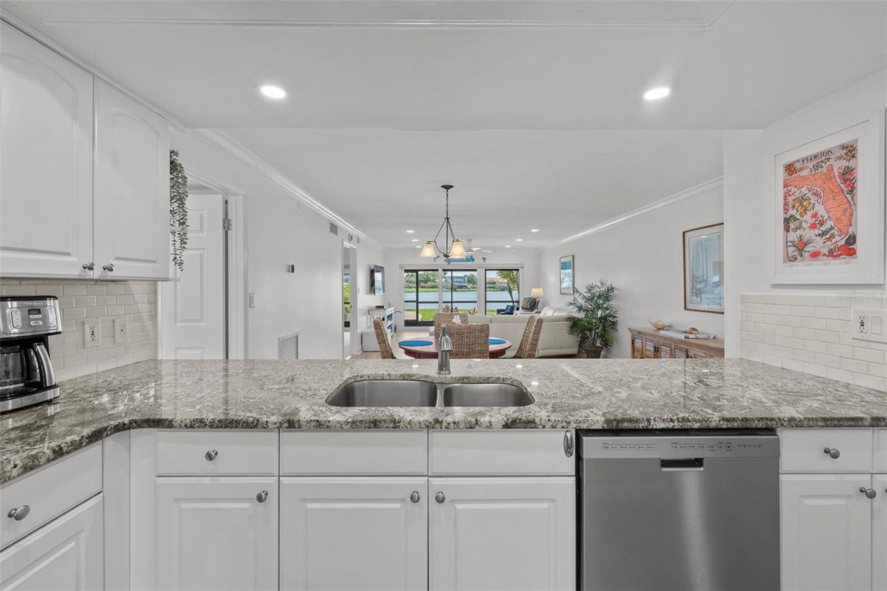 4740 Brittany Drive S, Unit 31, Saint Petersburg, FL 33715 Photo