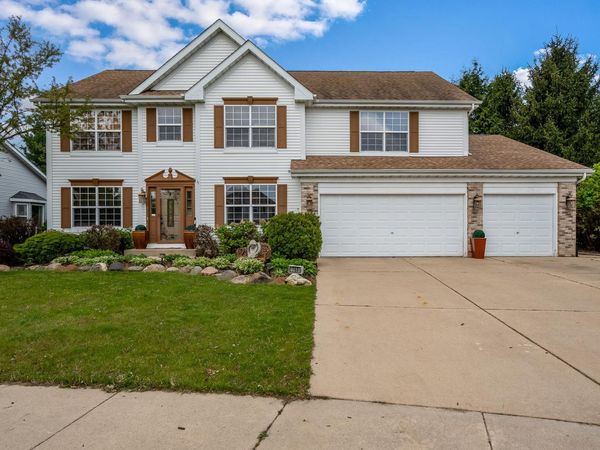 767 LONG ISLAND Circle, LOVES PARK, IL 61111