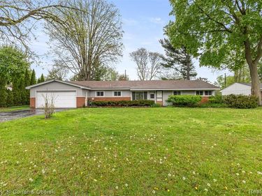 7271 COTTONWOOD KNOLL, West Bloomfield Twp, MI 48322