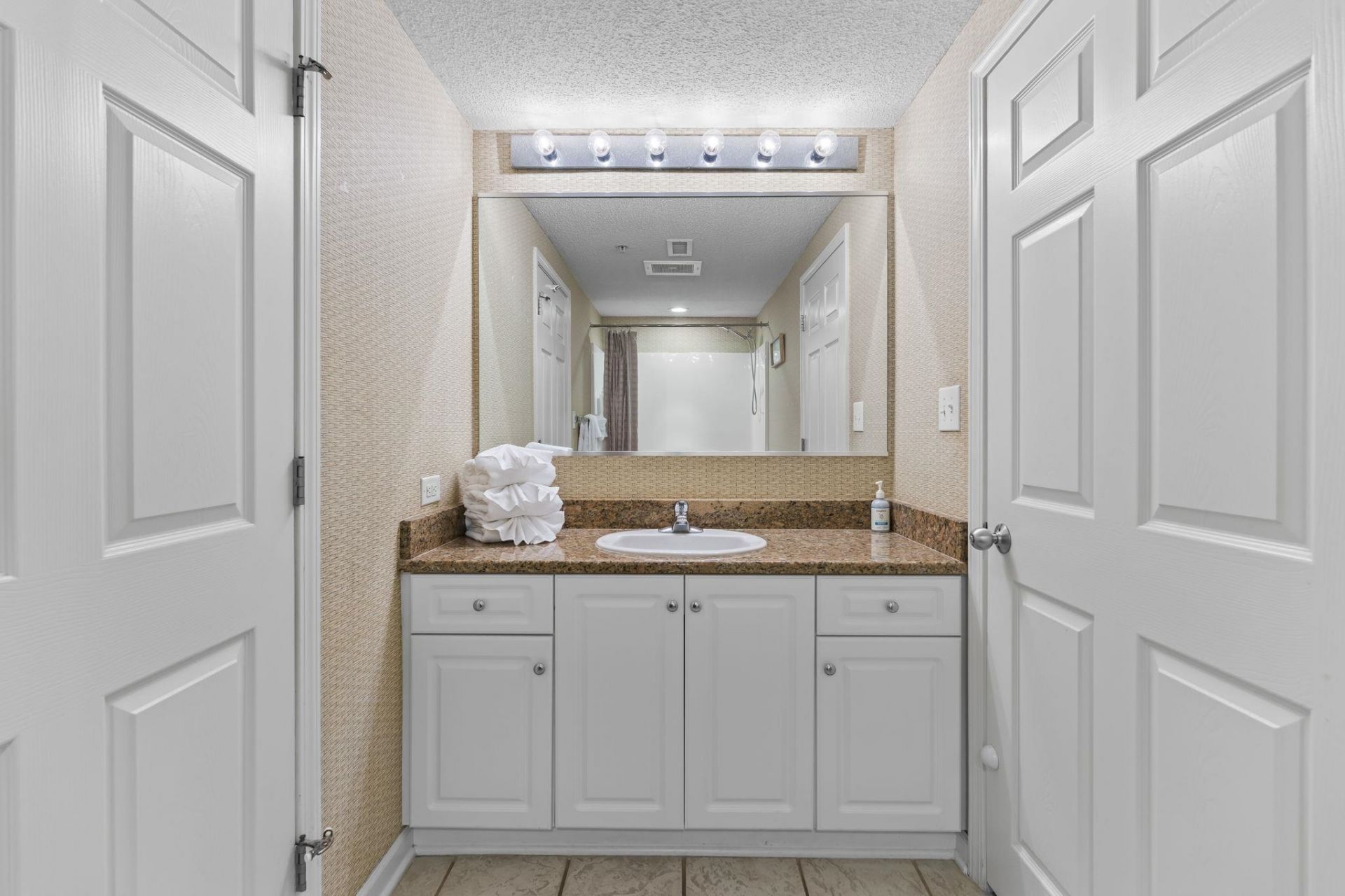 4801 Harbor Pointe Dr. Photo 9