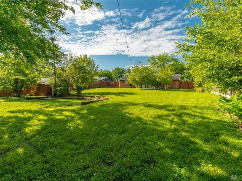 7411 Biscayne Court, Dayton, OH 45424 Photo 2