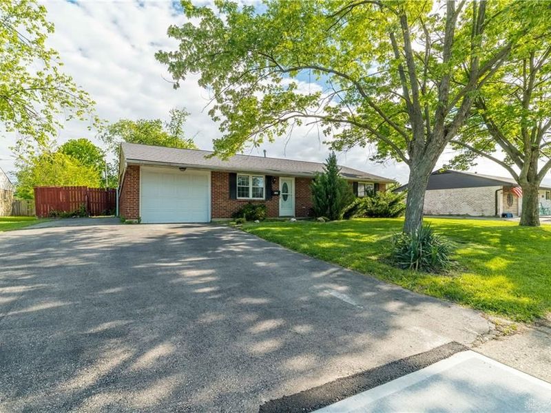 7411 Biscayne Court, Dayton, OH 45424 Photo 3