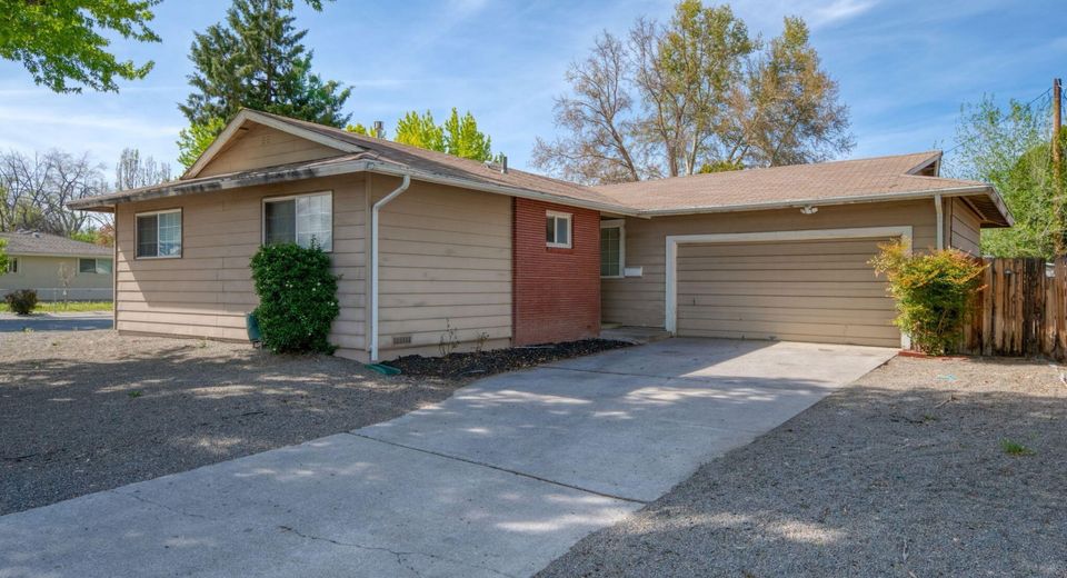 100 E Lenwood Drive, Sparks, NV 89431 Photo