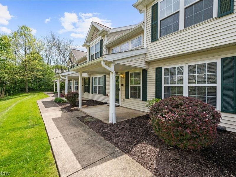 13913 Woodcroft, North Royalton, OH 44133 Photo 2