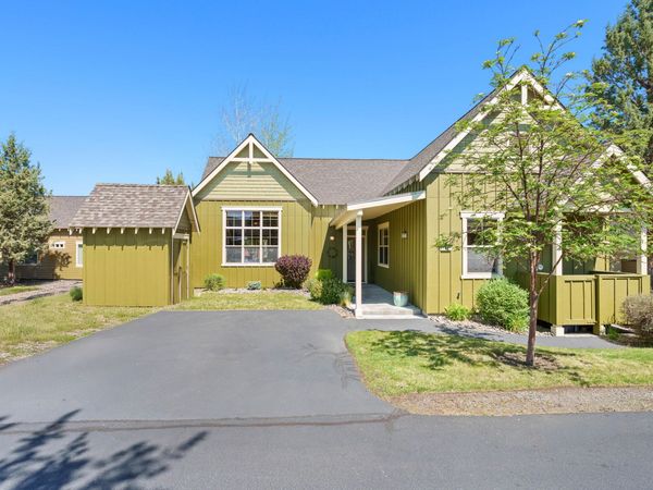 11295 Bunk House Lane, Redmond, OR 97756