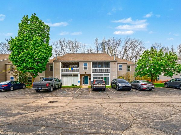 3101 Poplar Creek Drive SE, Unit 302, Grand Rapids, MI 49512