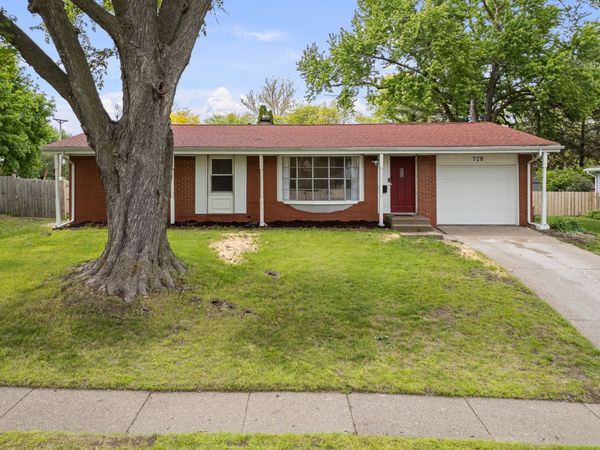 728 Westerfield Road , Davenport, IA 52806